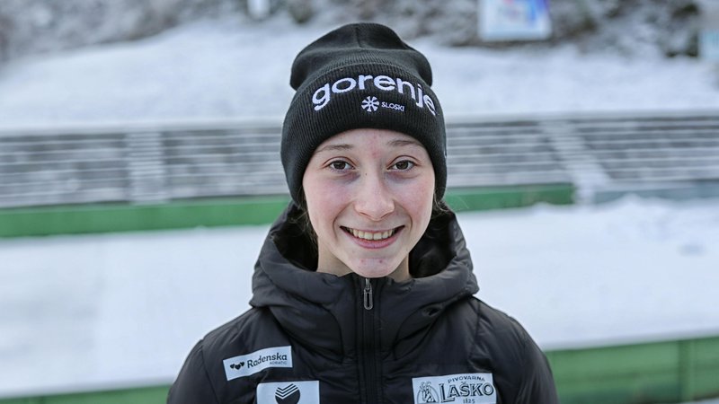 Fotografija: Nika Prevc je bila v Lillehammerju druga po prvi seriji. FOTO: Blaž Samec/Delo
