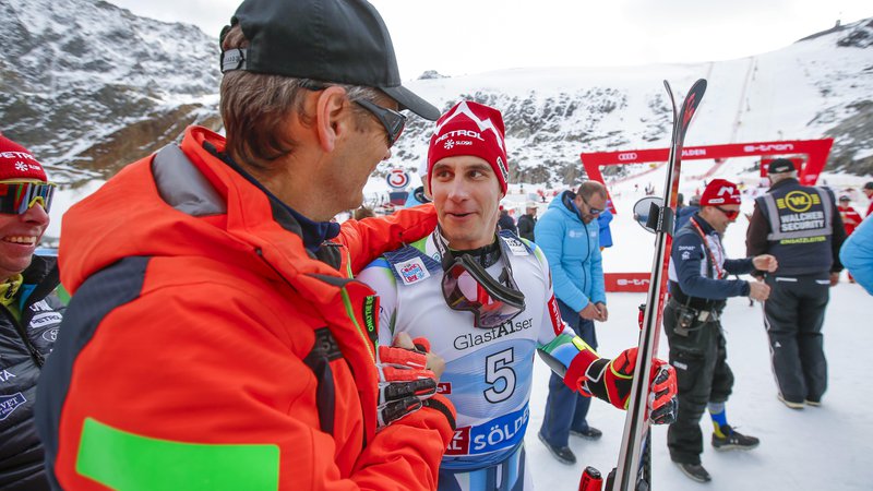 Fotografija: Žan Kranjec je na prvem veleslalomu sezone na ledeniku Rettenbach nad Söldnom zasedel drugo mesto. FOTO: Matej Družnik/Delo
