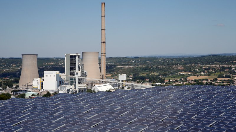 Fotografija: Sončne elektrarne ostajajo najhitreje rastoč segment izkoriščanja obnovljivih virov energije. FOTO: Jean-Paul Pelissier/Reuters
