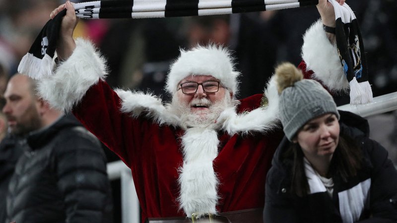 Fotografija: Prizor z decembrske tekme angleškega ligaškega pokala med Newcastlom in Bournemouthom. FOTO: Scott Heppell/Reuters
