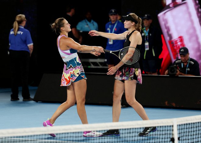 Arina Sabalenka in Jelena Ribakina sta prikazali vrhunski tenis. FOTO: Loren Elliott/Reuters
