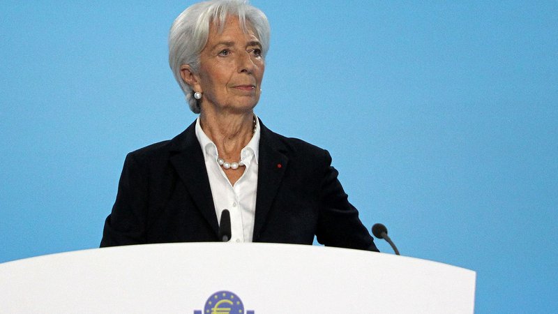 Fotografija: Evropska centralna banka, ki jo vodi Christine Lagarde, je danes že petič od lanskega julija zvišala svoje obrestne mere in jih bo še višala. FOTO: Daniel Roland/AFP
