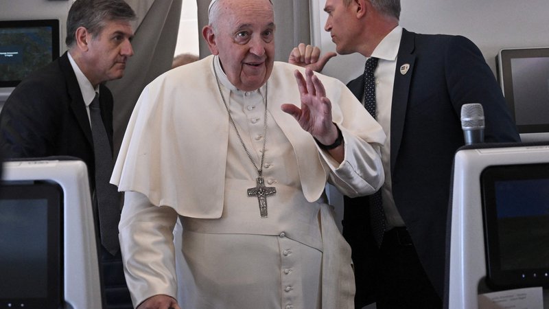 Fotografija: Papeževe besede o razmerah v instituciji bodo gotovo odmevale v rimski kuriji. FOTO: Tiziana Fabi/Afp
