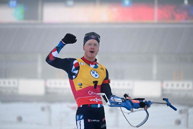 Johannes Thingnes Bø se je veselil novega uspeha. FOTO: Christof Stache/AFP
