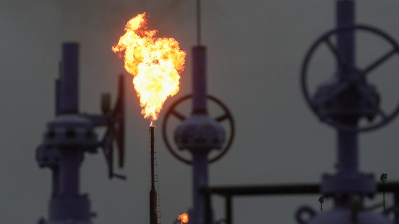 Fotografija: Cene zemeljskega plina so zdaj skoraj za polovico nižje kot ob izbruhu vojne, a hkrati kar 3,5-krat višje kot v normalnih razmerah. FOTO: Raquel Cunha/Reuters
