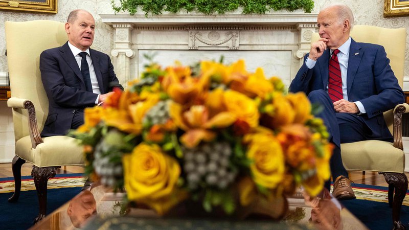 Fotografija: Ameriški predsednik Joe Biden in nemški kancler Olaf Scholz v Beli hiši. FOTO: Andrew Caballero-reynolds/Afp
