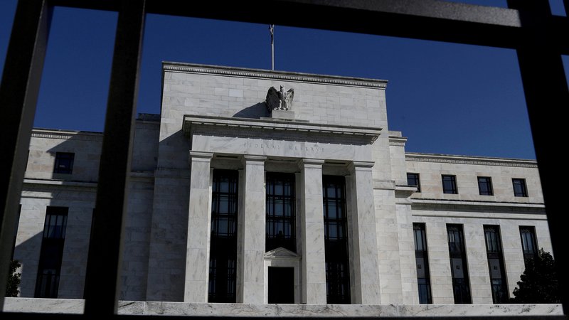 Fotografija: Stavba ameriške centralne banke Federal Reserve v Washingtonu. Foto Leah Millis/Reuters
