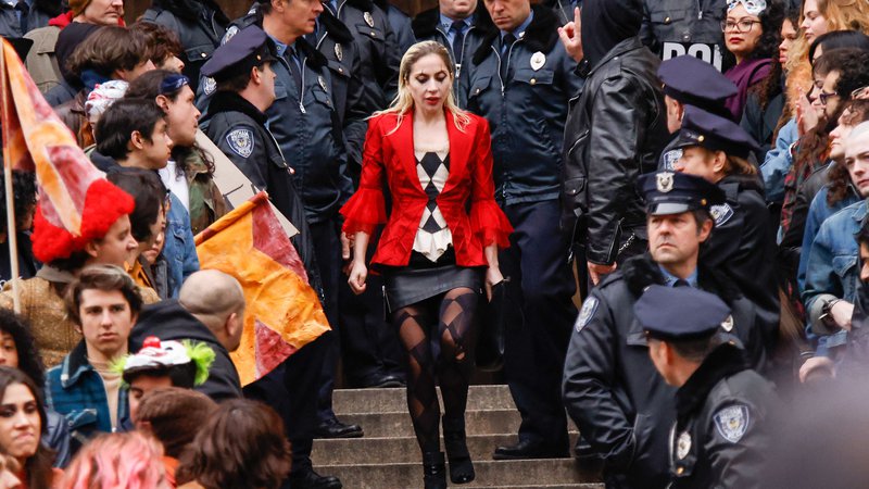 Fotografija: Ameriška glasbenica kot vznemirljiva negativka Harley Quinn.

FOTO: Kena Betancur/AFP
