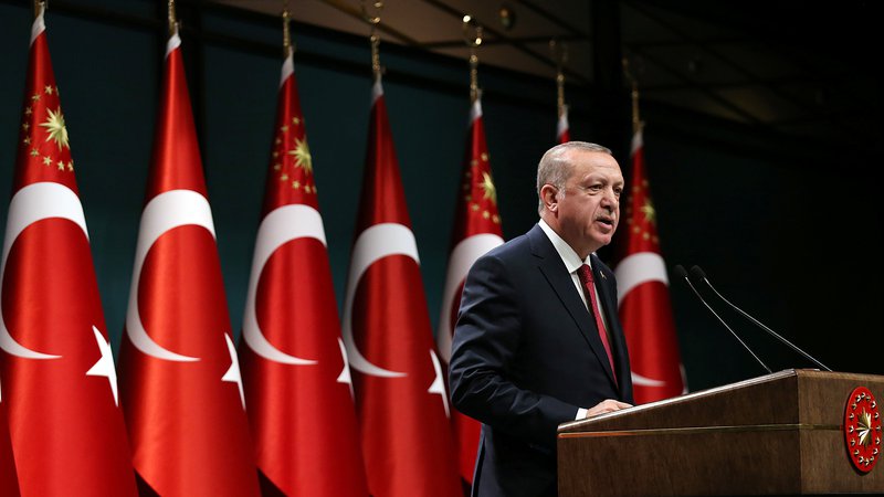 Fotografija: Novodobni turški sultan Recep Tayyip Erdoğan cilja na še (najmanj) en mandat, s katerim bi svojo oblast, ki traja od leta 2003, podaljšal vsaj do leta 2028. FOTO: Reuters