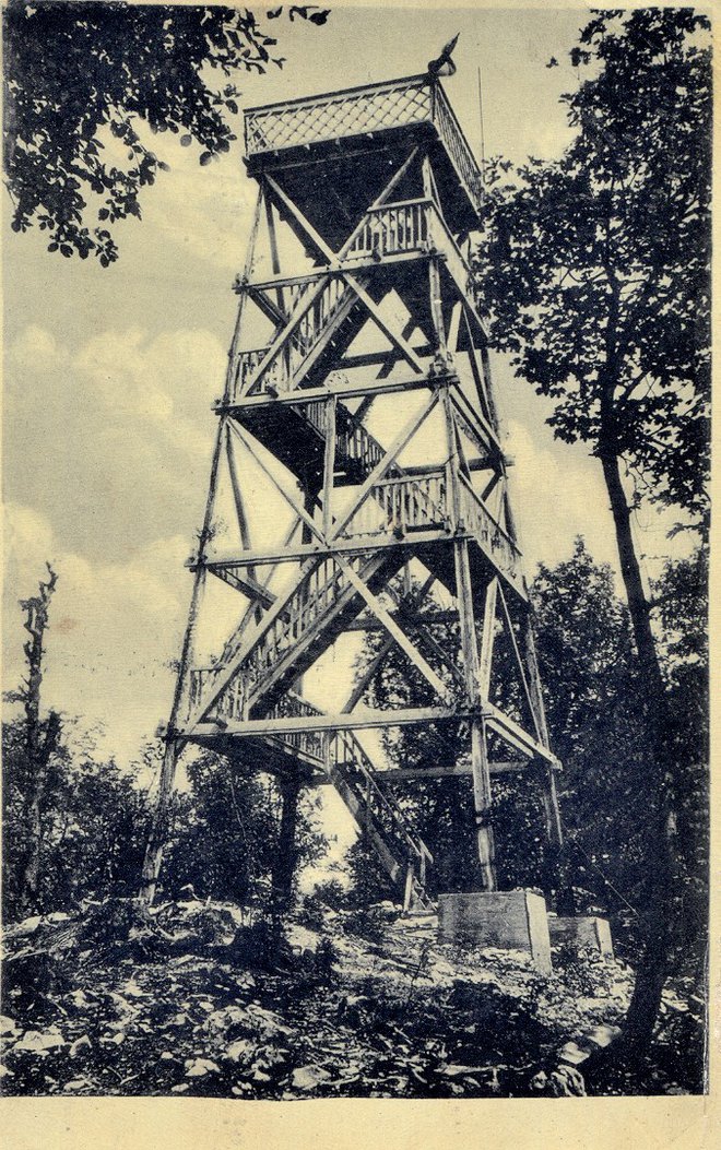 Stolp leta 1930. FOTO: arhiv