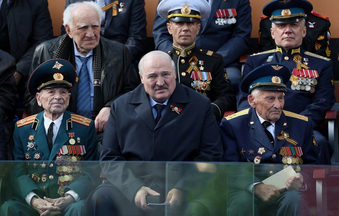 Na proslavi v Moskvi je bil videti utrujen, so že takrat ugotavljali mediji. FOTO: Sputnik/Reuters