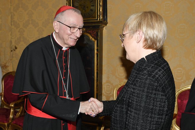 Srečanje predsednice republike z državnim tajnikom kardinalom Pietrom Parolinom. FOTO: Vatican media
