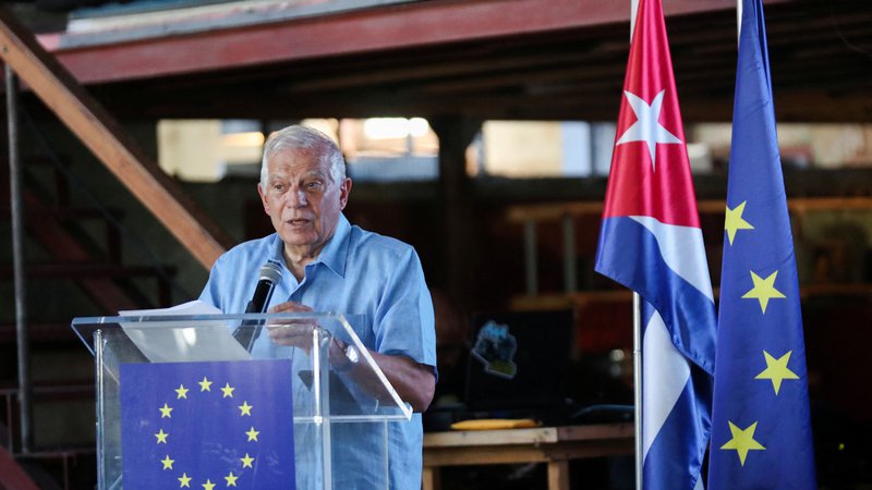 Fotografija: Kubanski mediji so Borrellove pogovore s kubanskim vrhom odrinili na rob. FOTO: Yander Zamora/Reuters