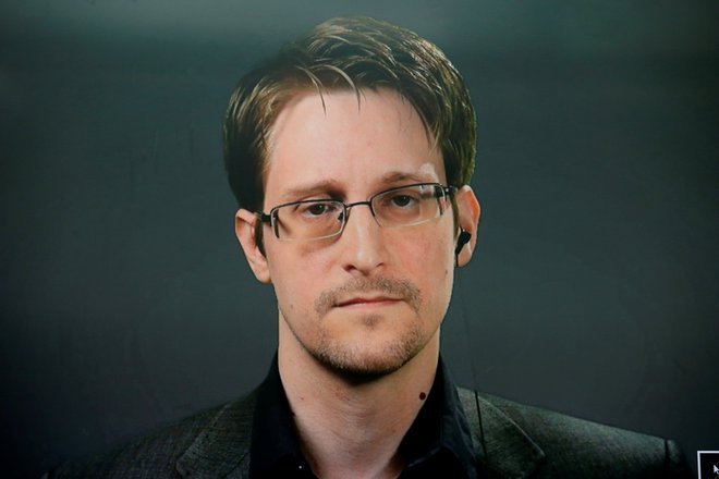 Snowden je ob razkritju poudarjal, da si ljudje zaslužijo vedeti, kaj počenja NSA ter kako jih vlade nadzorujejo brez njihovega vedenja in vdirajo v njihovo zasebnost. FOTO: Brendan Mcdermid/Reuters