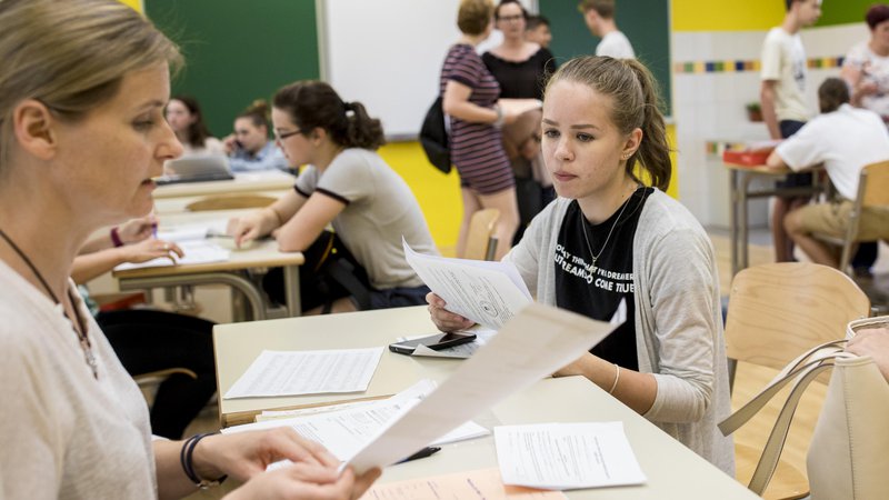 Fotografija: Kandidati se lahko do 31. avgusta vpišejo še na 2541 prostih mest v srednjih šolah. FOTO: Voranc Vogel/Delo
