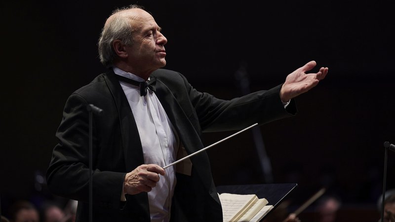 Fotografija: Concertgebouw prihaja na ljubljanski nastop z Ivánom Fischerjem, ki je od sezone 2021/22 častni gostujoči dirigent. FOTO: Daniel Nemeth