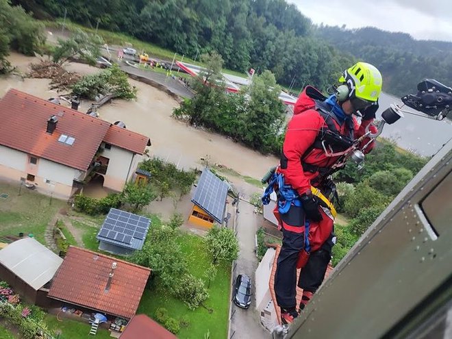 Planince gorski reševalci še posebej pozivajo, naj se na najbolj kritična mesta ne odpravljajo. FOTO: Facebook GRZS