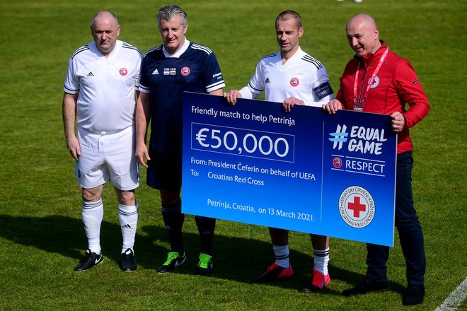 Uefa pod vodstvom predsednika Aleksandra Čeferina (drugi z desne) je v preteklosti že pomagala prizadetim v naravnih nesrečah tako v Sloveniji kot drugod po Evropi. FOTO: M24