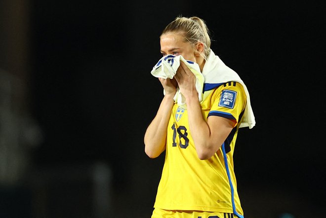 Švedska zvezdnica Fridolina Rolfö je bila po porazu vidno potrta. FOTO: Hannah Mckay/Reuters