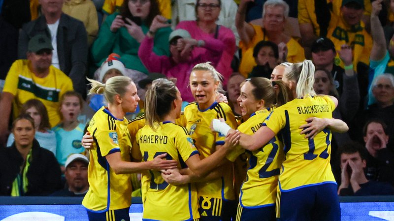 Fotografija: Švedinje so se takole veselili zmage v tekmi za tretje mesto. FOTO: Patrick Hamilton/AFP