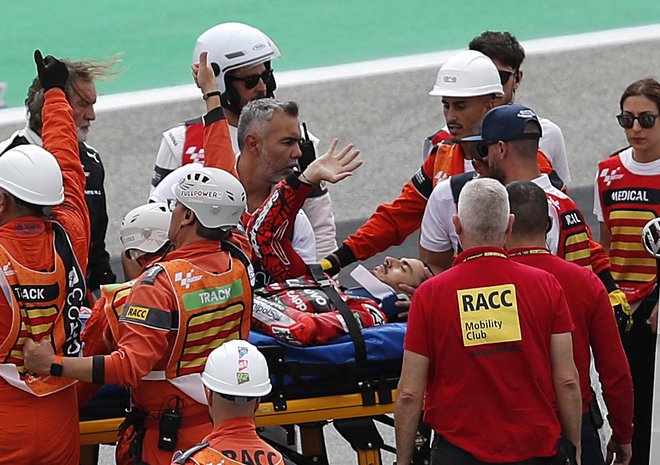Francesca Bagnaio so po padcu odpeljali v bolnišnico. FOTO: Bruna Casas/Reuters