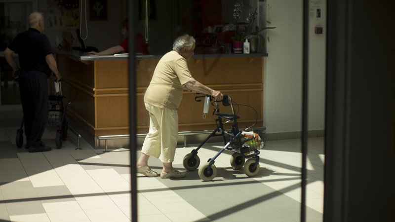 Fotografija: Meja med demenco in pozabljanjem je tanka. FOTO: Jure Eržen/Delo