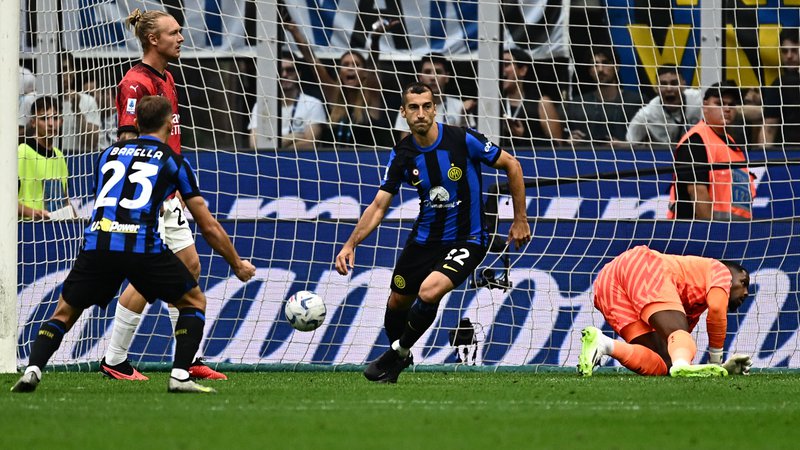 Fotografija: Armenec Henrih Mhitarjan se je veselil dveh golov za Inter. FOTO: Gabriel Bouys/AFP