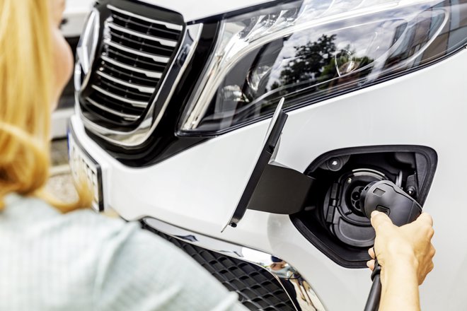 Z novimi popolnoma električnimi vozili Mercedes-Benz boste doživeli popolnoma nov občutek vožnje. FOTO: Mercedes-Benz MG