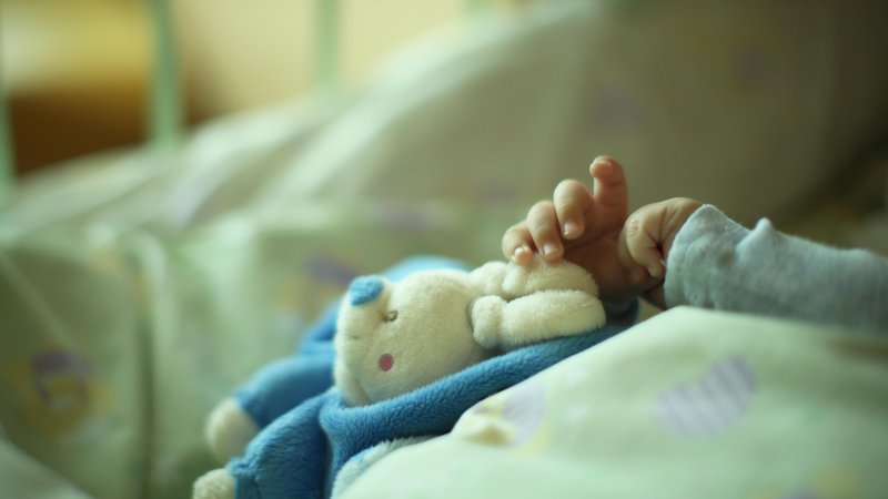 Fotografija: Podrobnosti glede vrnitve na srcu operiranega otroka, ki se zdaj zdravi na ljubljanski pediatrični kliniki, bodo razkrili danes. FOTO: Jure Eržen/Delo