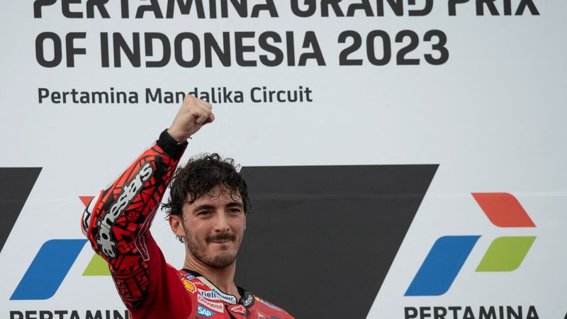 Fotografija: Francesco Bagnaia je včeraj slavil že šesto letošnjo zmago v razredu motoGP. FOTO: Wahyu Putro A/Antara/Reuters