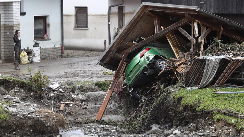 Fotografija: Zadnja desetmilijardna ocena je torej nujna za pridobitev evropskega denarja, a jo je treba jemati z rezervo pri načrtovanju javnofinančnih odhodkov za sanacijo po poplavah in plazovih. FOTO: Leon Vidic/Delo