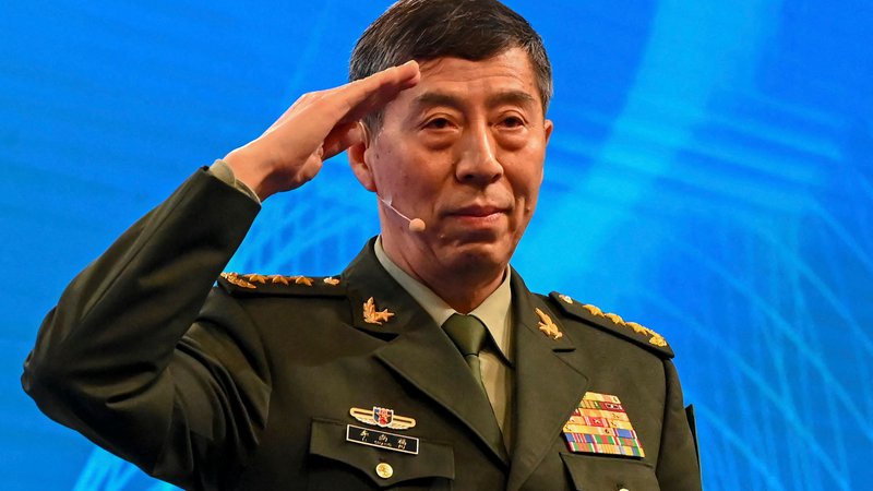 Fotografija: Li Shangfu je že drugi obrambni minister, ki te funkcije ni opravljal niti pol leta. FOTO: Roslan Rahman/AFP
