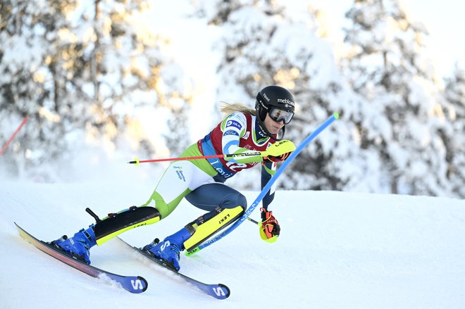 Ana Bucik na prvi progi slaloma. FOTO: Vesa Moilanen/AFP