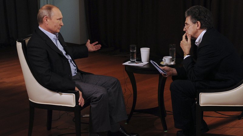 Fotografija: Hubert Seipel (desno) v pogovoru z Vladimirjem Putinom za nemško televizijo ARD leta 2014. FOTO: Reuters Connect