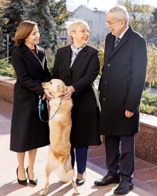 Slovenska predsednica je bila Gozdičku očitno bolj všeč kot avstrijski predsednik. FOTO: Maia Sandu/Instagram via Reuters