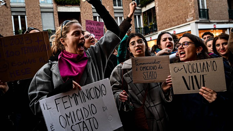 Fotografija: Število femicidov se je lani povečalo, čeprav se je število umorov na splošno zmanjšalo. FOTO: Piero Cruciatti/AFP