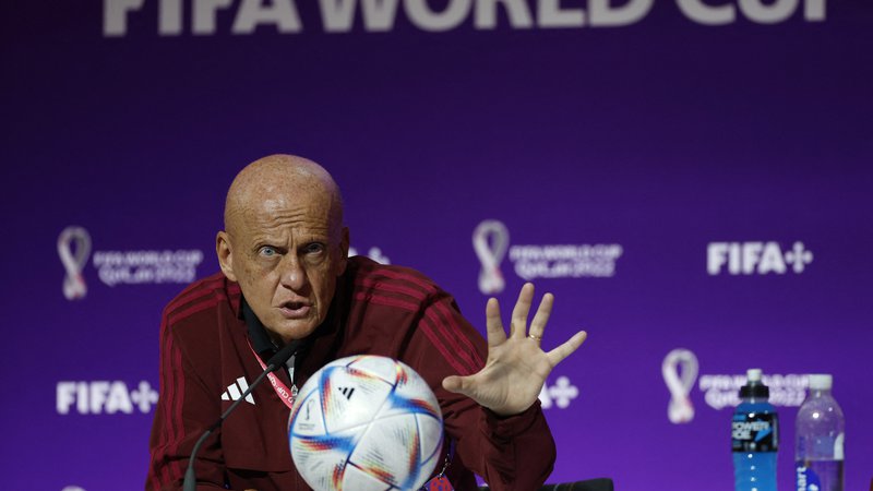 Fotografija: Pierluigi Collina podpira spremembe v pravilih nogometne igre. FOTO: John Sibley/Reuters
