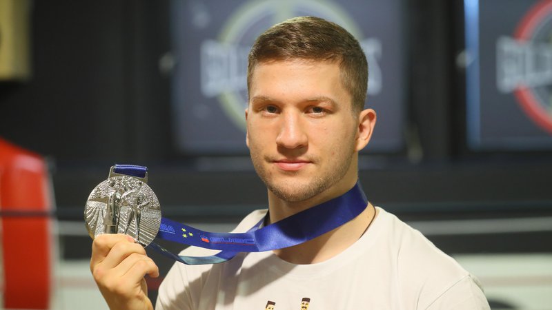 Fotografija: Nejc Petrič je na nedavnem evropskem prvenstvu v boksu do 22 let v Budvi navdušil z osvojitvijo srebrne kolajne. FOTO: Dejan Javornik
