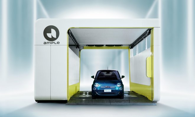Stellantis s podjetjem Ample pripravlja postaje, na katerih se izpraznjene baterije električnega avta zamenjajo za polne. Je prvi veliki proizvajalec, ki se ogreva za to smer. FOTO: Stellantis