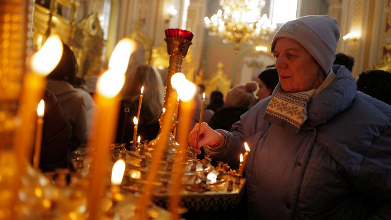 Fotografija: Letos se je v sklad za financiranje verskih skupnosti iz poljskega državnega proračuna steklo rekordnih skoraj 50 milijonov evrov. FOTO: Kacper Pempel/Reuters