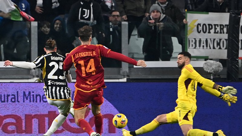 Fotografija: Adrien Rabiot je Juventusu s tem golom prinesel zmago. FOTO: Isabella Bonotto/AFP
