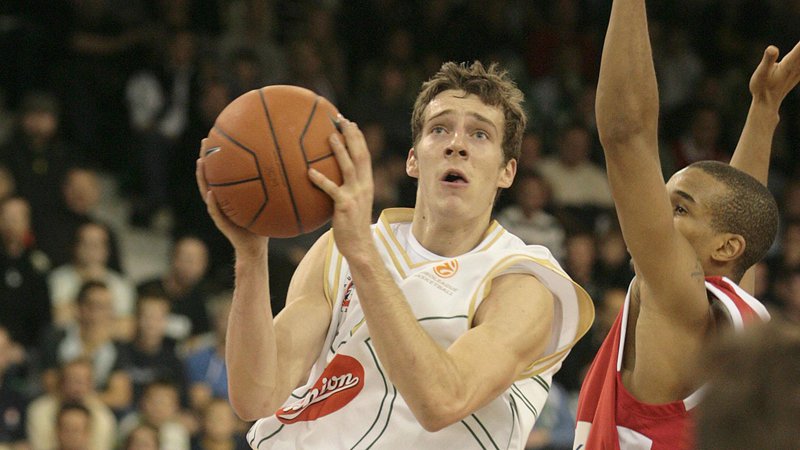 Fotografija: »Zmaj« Goran Dragić se je tudi v Olimpijinem dresu kalil za ligo NBA. Foto: Matej Družnik