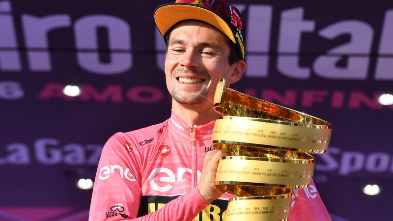 Fotografija: Primož Roglič je v minuli sezoni z Jumbo Vismo dobil Giro, z novo ekipo bo letos poskusil osvojiti rumeno majico na Touru. FOTO: Jennifer Lorenzini/Reuters