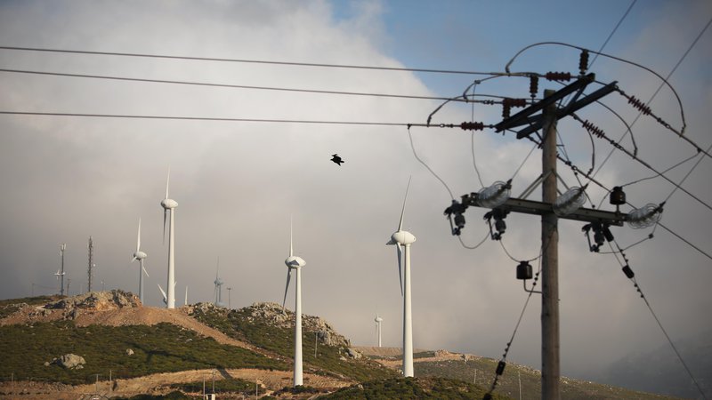 Fotografija: Vzdrževanje vetrnih elektrarn je preprostejše z umetno inteligenco, brez nje bi za preglede potrebovali več deset ljudi in več napora. FOTO: Jure Eržen/Delo