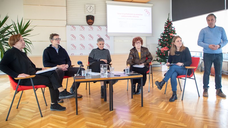 Fotografija: Razpravljavci so opozorili, da je nujno, da se vsaka pokojninska reforma oblikuje znotraj socialnega dialoga. FOTO: Voranc Vogel/Delo