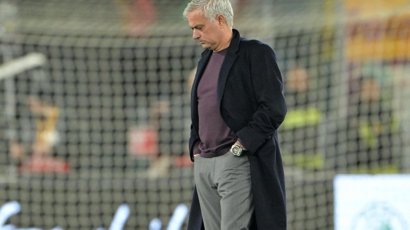 Fotografija: Joseju Mourinhu v tej sezoni ni šlo po načrtih. FOTO: Andreas Solaro/AFP