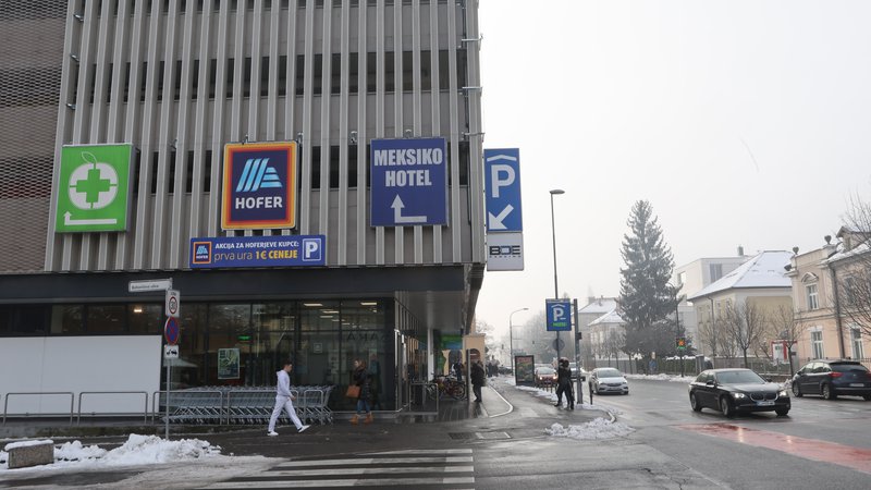 Fotografija: V trgovini so poklicali policijo, a se je zapletlo. FOTO: Dejan Javornik/Slovenske novice