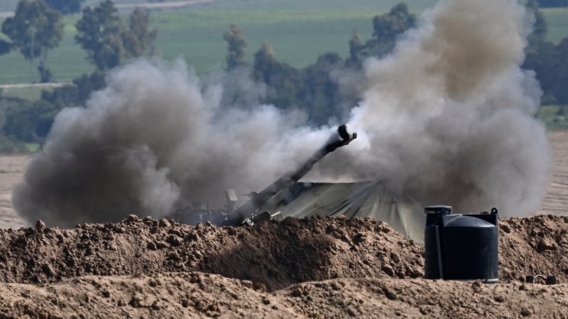 Fotografija: Od začetka izraelskega obstreljevanja Gaze po Hamasovem napadu na južni Izrael 7. oktobra je po poročanju DPA umrlo 27.365 Palestincev, ranjenih je 66.630 ljudi. FOTO: Dylan Martinez/Reuters