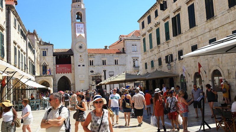 Fotografija: Dubrovnik je eno izmed mest, kjer bodo lastniki nepremičnin plačevali najvišji davek. FOTO: Tomi Lombar/Delo