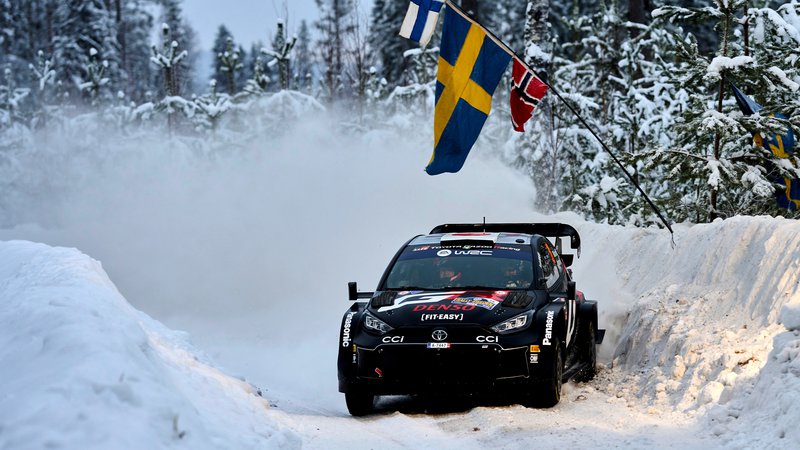 Fotografija: Takamoto Kacuta vodi na Švedskem, kjer je še ogromno snega. FOTO: Reuters